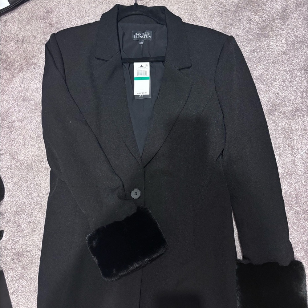 DANIELLE BERNSTEIN Black Single-Button Blazer with Faux Fur Cuffs